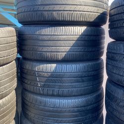 235/55R18 Marca Michelin En Perfectas Condiciónes De Vida