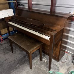 Free delivery* Vintage Jesse French & Sons Upright Piano Will Deliver For 75$