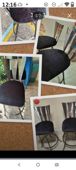 If your looking for high end bar stools these are it! Very modern with velvet black seats! Great deal at $120!