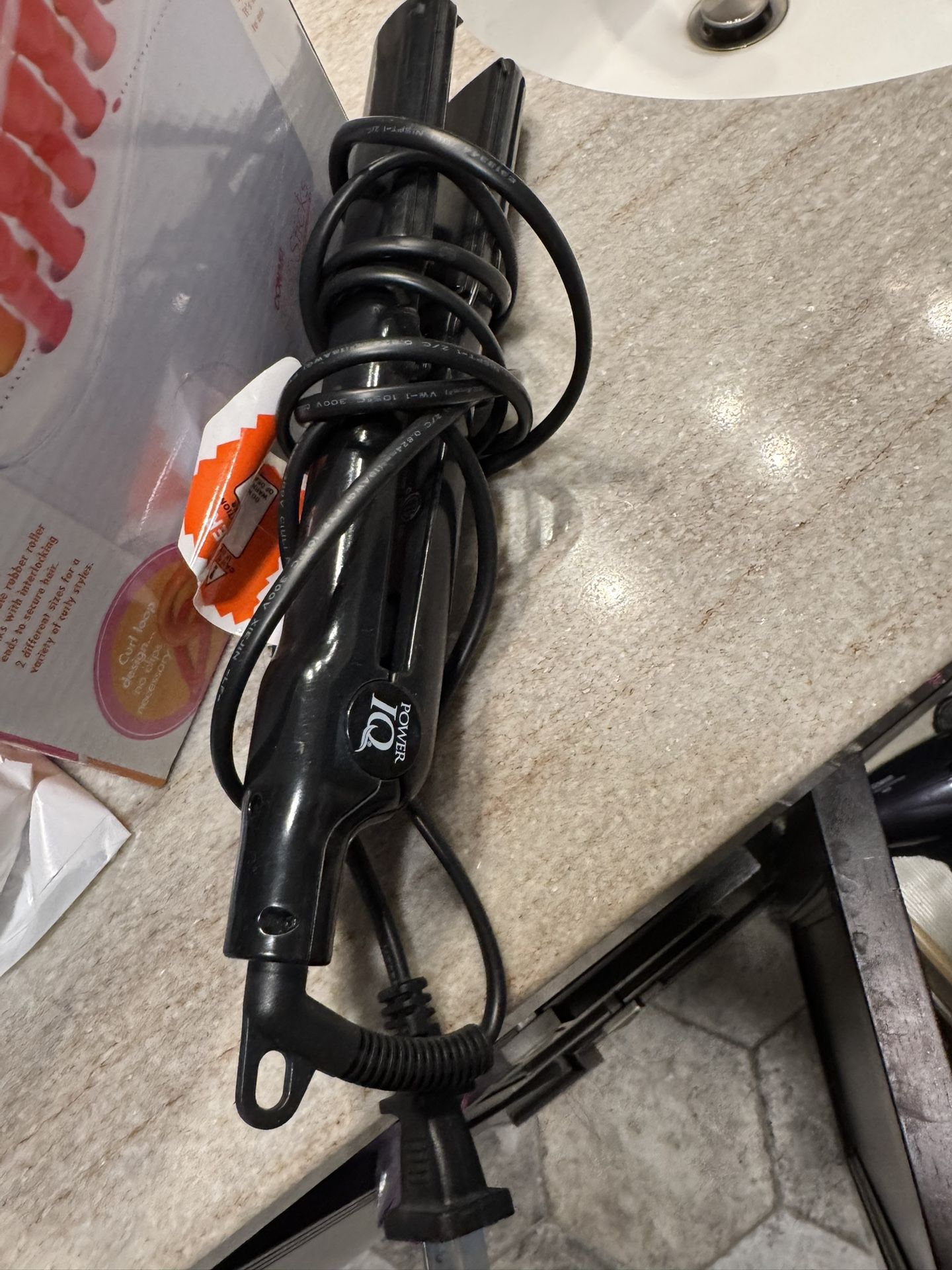 Power IQ ceramic hair straightener