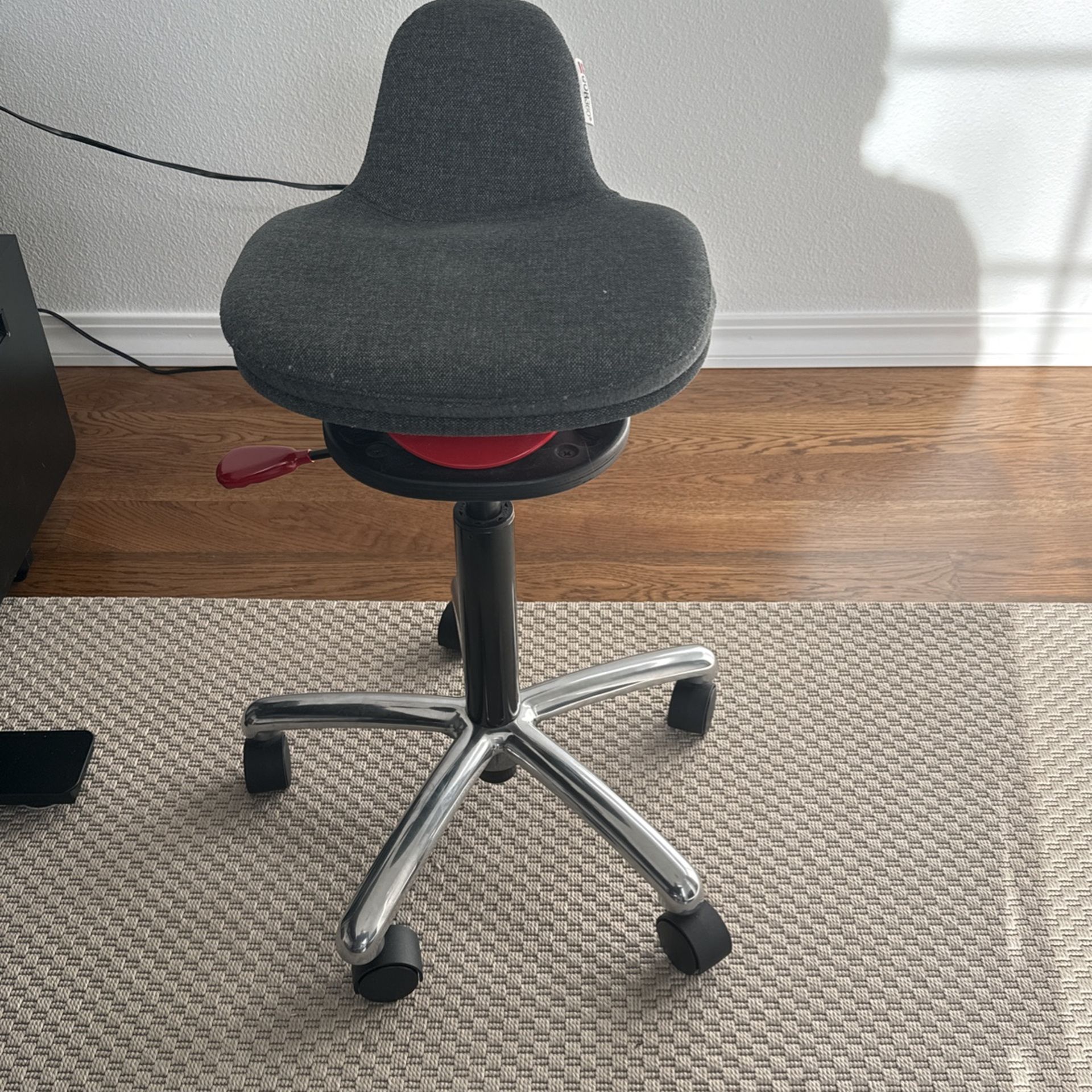 QOR 360 Ariel Active chair