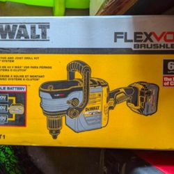 New In Box DeWalt 20V Hole Saw (Large One)