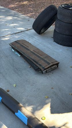 Roof shingles