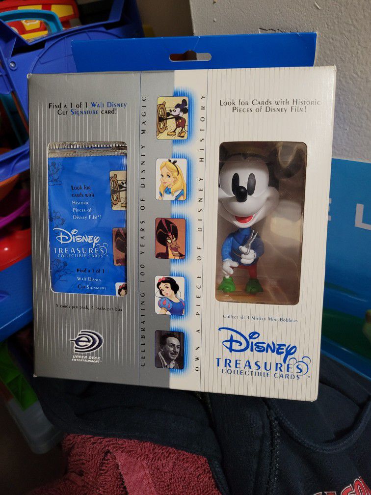 Disney Treasures Collectible Cards Set