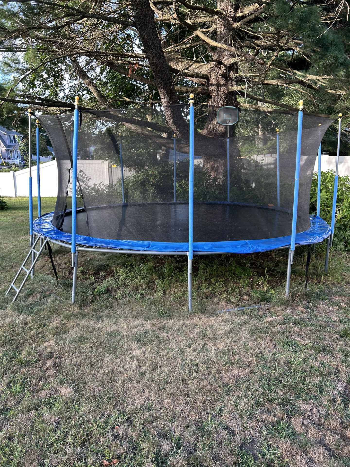 Trampoline 1500 LBS 16 FT