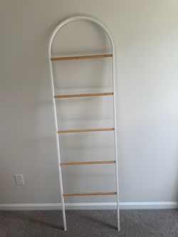 White Arch Blanket Ladder with Wood Rungs