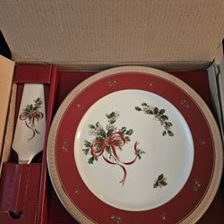 Mikasa Palatial Holly Gold Cake Platter And Server