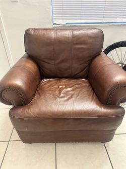 Accent chair. Great condition!