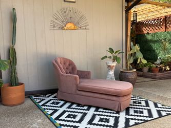 Vintage Tufted Mauve Velvet Chaise Lounge.