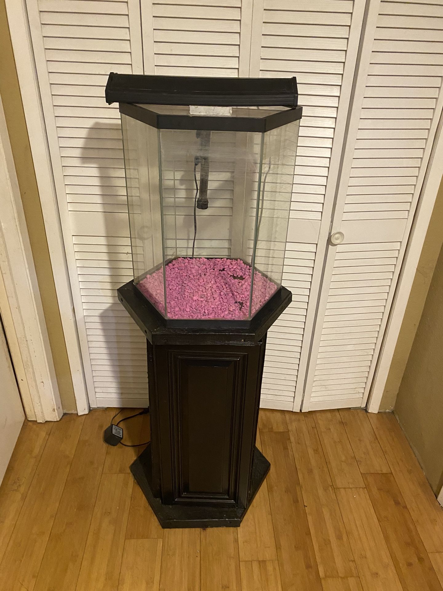 15 Gallon Hexagon Fish Tank And Stand 