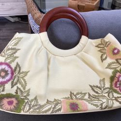 Vintage DV Collection Yellow embroidery Unique Wood  handle Purse Excellent Shape  REDUCED  $9.99