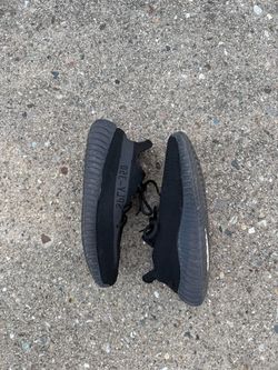 ADIDAS YEEZY BOOST 350 ONYX SZ 11 LIGHTLY WORN/NO BOX