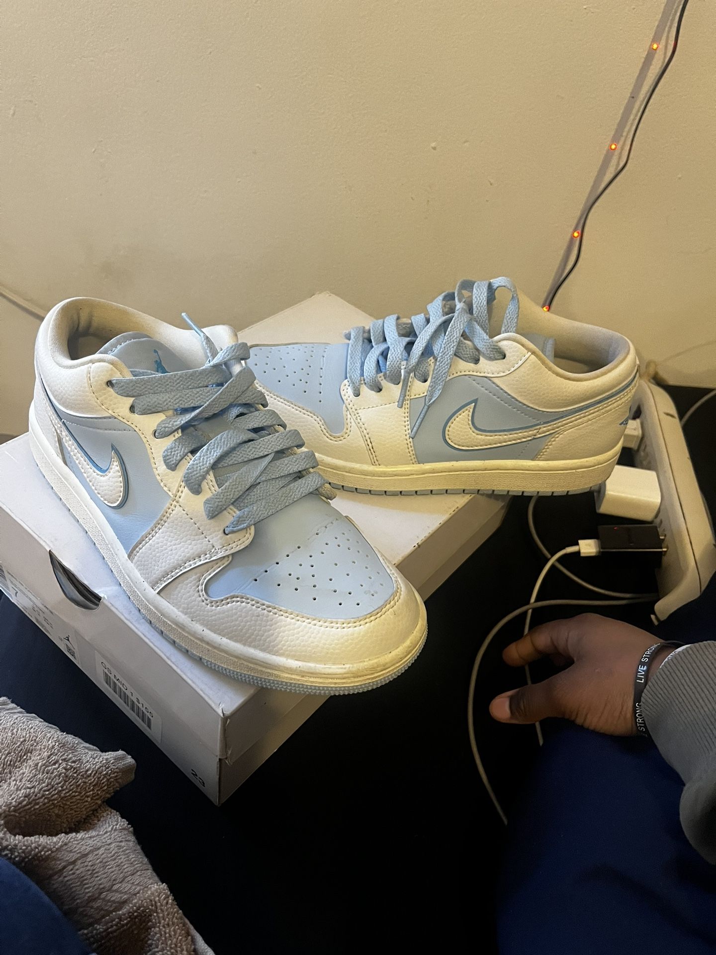 WMNS AIR JORDAN 1 LOW SE