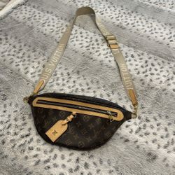 LV BAG - practically New ! $99 Firm! Local Delivery Available 