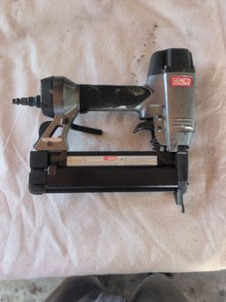 Brad nail and staple gun