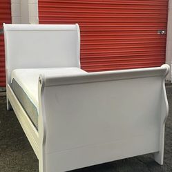 Ashley Furniture Twins Size Bed: Headboard , Footboard, Rails, Mattress. Delivery Available 