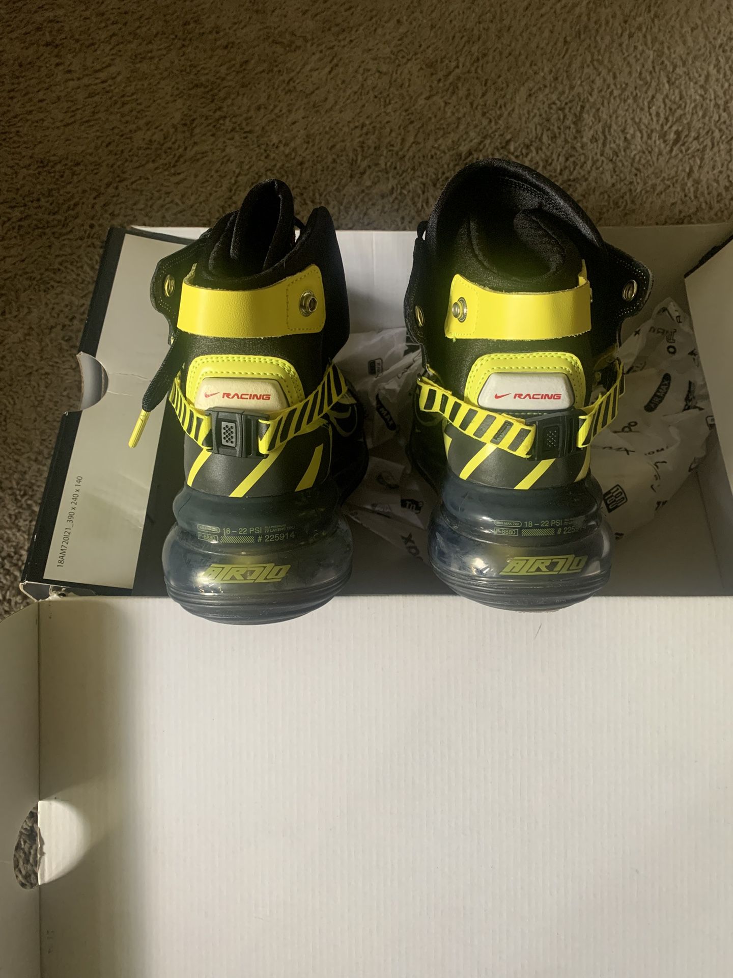 Nike Air Max 720 Saturn Size 6.5