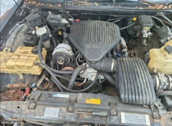 Ford V8 Fuel Injected Engine parts for sale