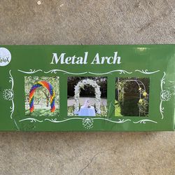 Metal Arch / Trellis