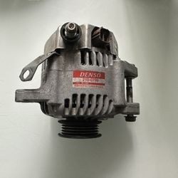 Alternator DENSO 2011 Toyota Yaris 1.5L-L4