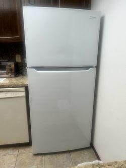 Refrigerator for pick up