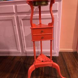 Fweaky Cvnty Custom Red Plant Holder