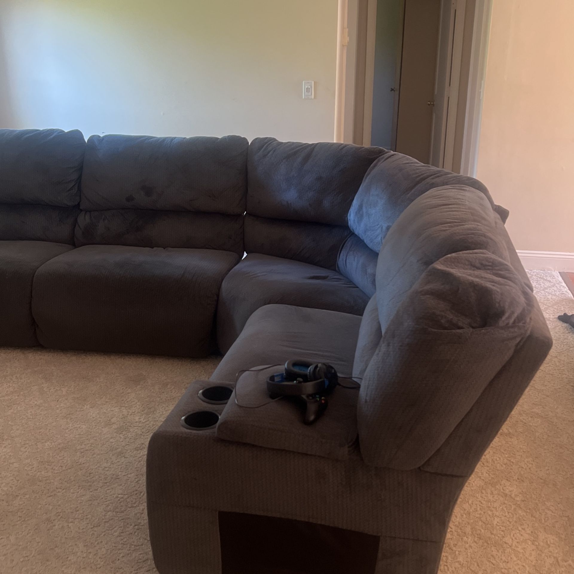 Sectional Couch w Recliners