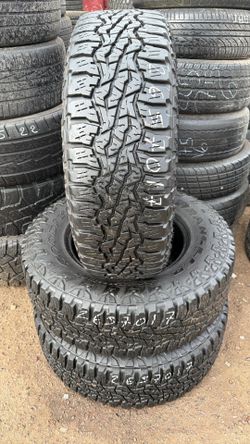 265//70//17 
Goodyear wrangler At 
90% de vida 
Dot 22
