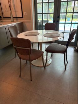 Kitchen table 4 chairs 42"