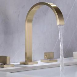 Luxury Sturdy Solid Brass 8" Widespread Bathroom Faucet In Brushed Gold