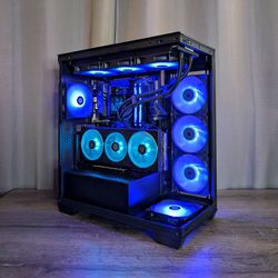 RX 7800 XT // Ryzen 7 5800XT // 32GB DDR4 // 1TB Gen4 NVMe SSD // WiFi 6