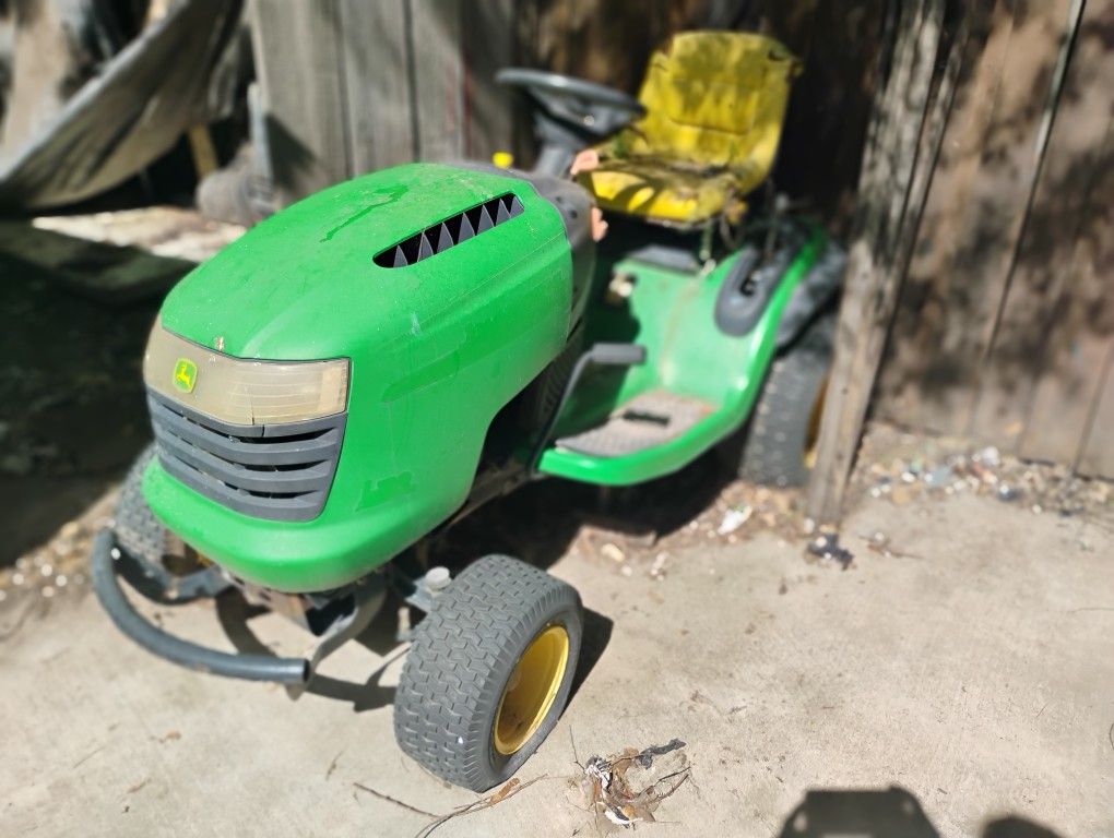 John Deere Lawn Mower