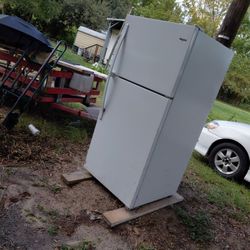 Frig,  Refrigerator.  Nevera