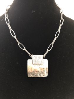 Exclusive design pendant and chain