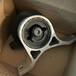 Nissian Passenger Motor Mount