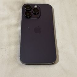 iPhone 14 Pro For Parts. Purple!! Does Not Turn On!! It’s For Original Parts !!!