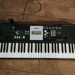Yamaha Keyboard 61 Keys with power cord