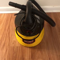 Vacum Cleaner Wet N Dry / 2 Gallons