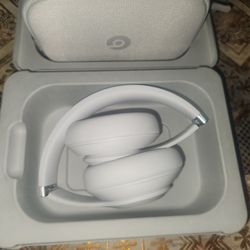 Beats Studio Pro