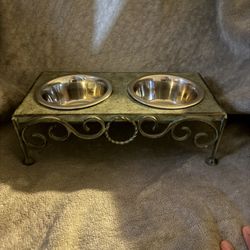 Antique Elevated Water And Food Bowl For Dogs 