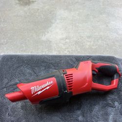Milwaukee Mini Vacuum 