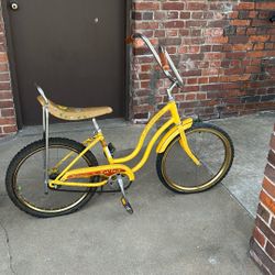 schwinn bike fair lady - lil’ chik. Vintage.