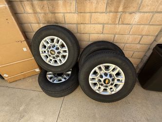 Chevrolet Silverado 2500 HD OEM Wheels And Tires