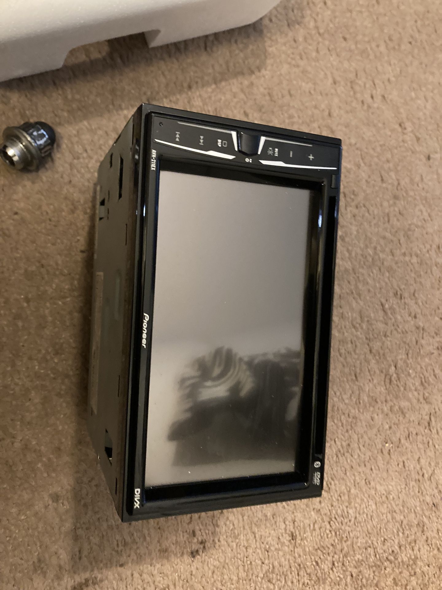 Pioneer AVH-211EX Double Din Head Unit