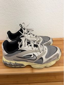 Nikes women’s size 8.5