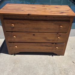 Broyhill 3 Drawer Dresser