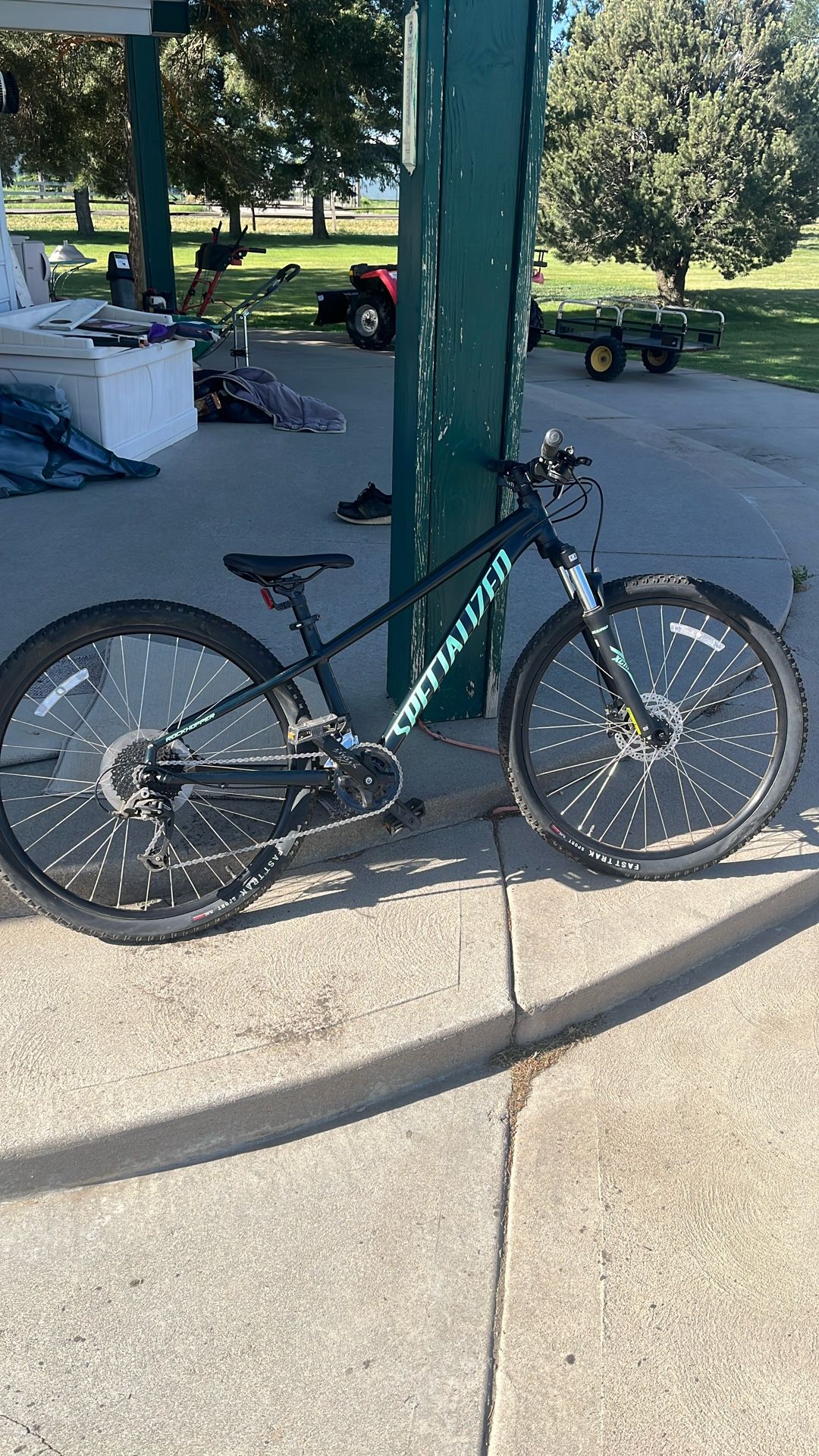 Specialized 27.5 Rockhopper 