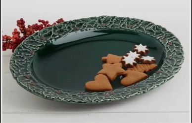 New in box Haven Green 16" Holly Platter GREEN
