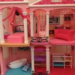 Barbie dreamhouse