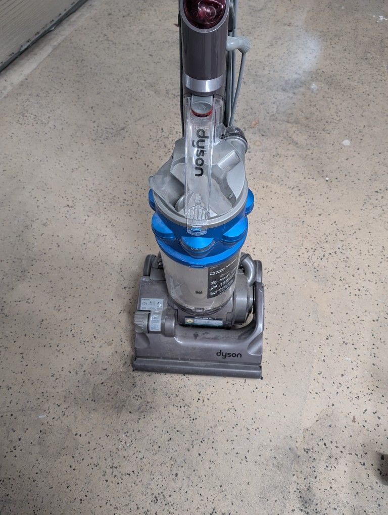 Dyson Dc 14 Vacuum Cleaner